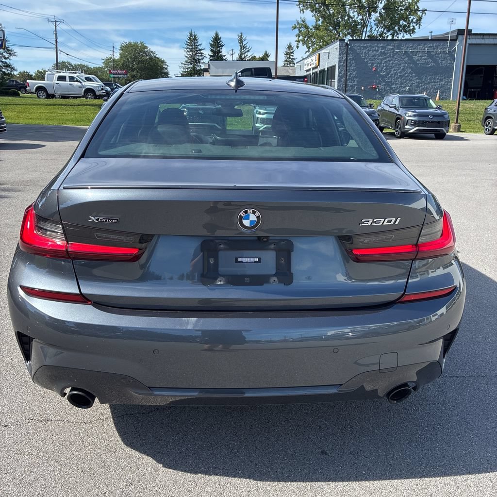 Used 2022 BMW 330i xDrive Sedan w/ M Sport Package AWD/4WD image 4