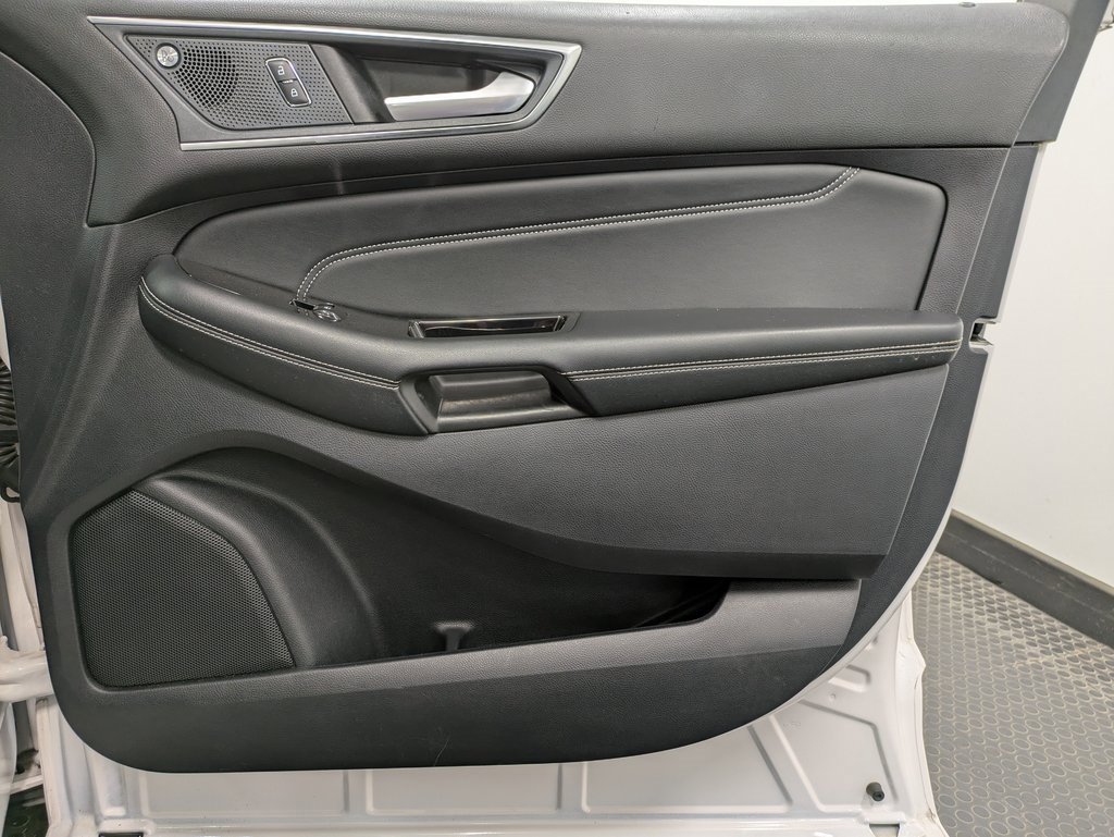 Used 2019 Ford Edge Titanium w/ Equipment Group 301A image 27