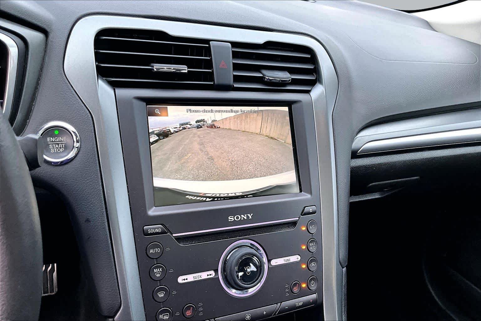 Used 2016 Ford Fusion Titanium FWD image 28