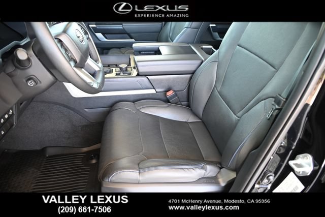 Used 2025 Toyota Tundra Platinum w/ TRD Off-Road Package AWD/4WD image 13