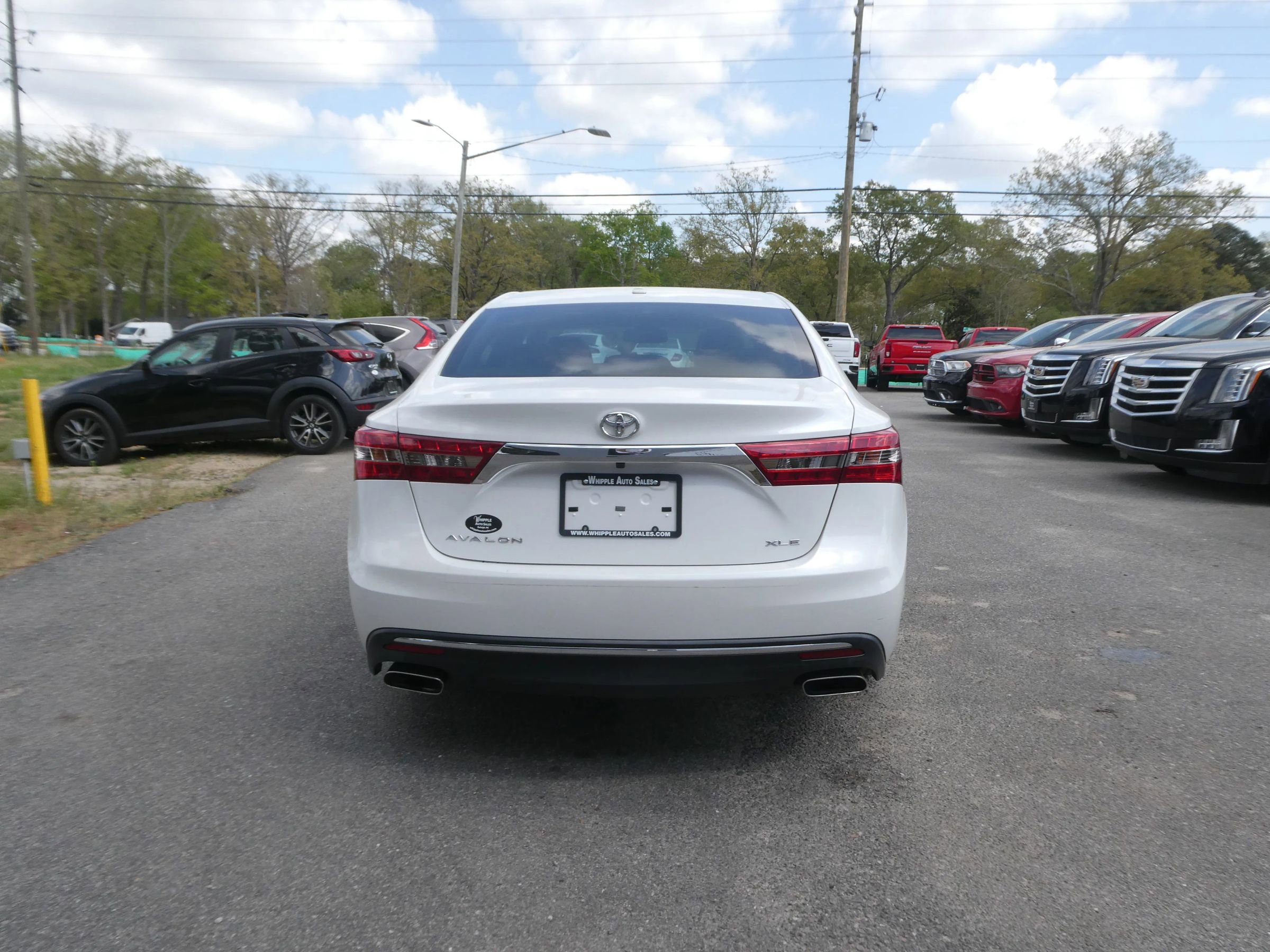 Used 2017 Toyota Avalon XLE Plus image 6