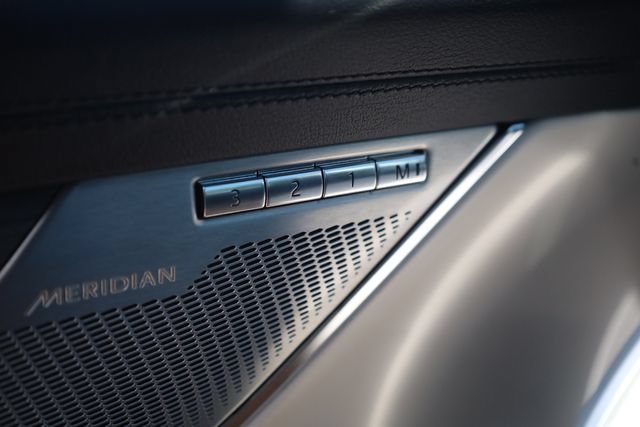 Used 2022 Jaguar XF SE RWD image 20