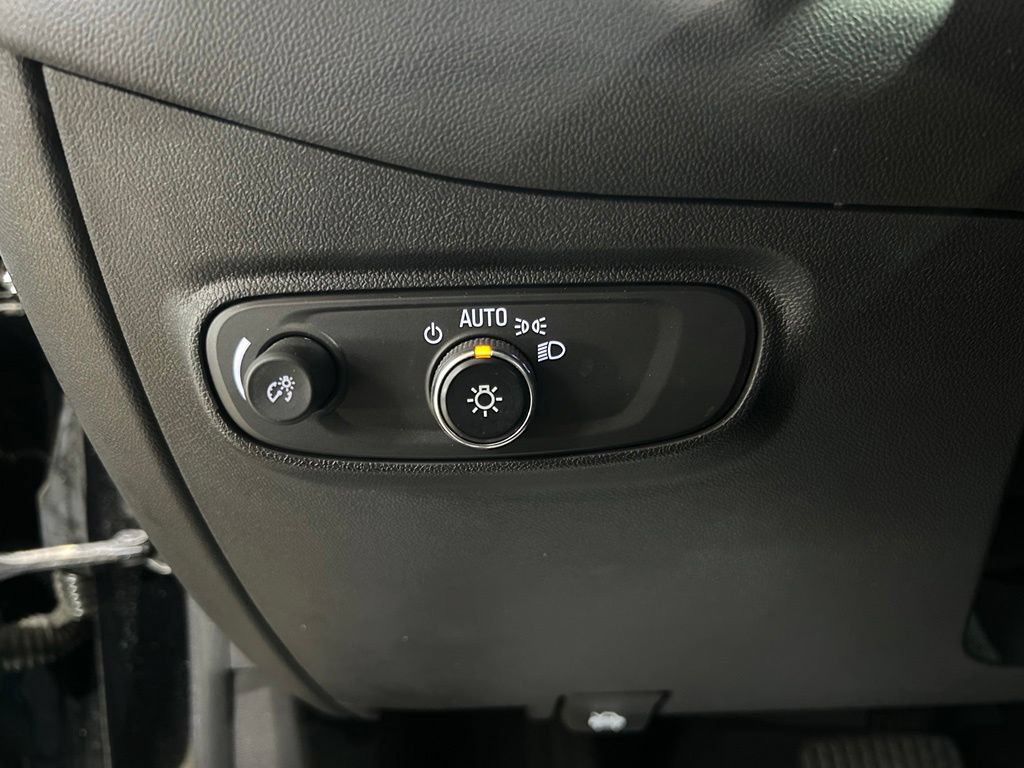 Used 2022 Chevrolet Equinox LT FWD image 18
