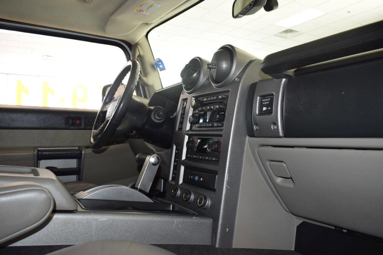 Used 2003 HUMMER H2 w/ Preferred Equipment Group image 47