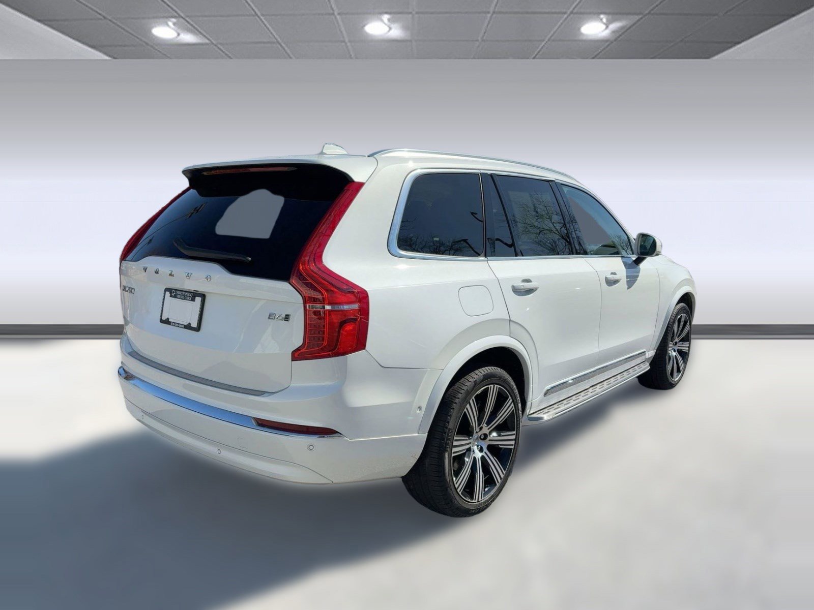 Certified 2023 Volvo XC90 B6 Ultimate w/ Lounge Package image 8