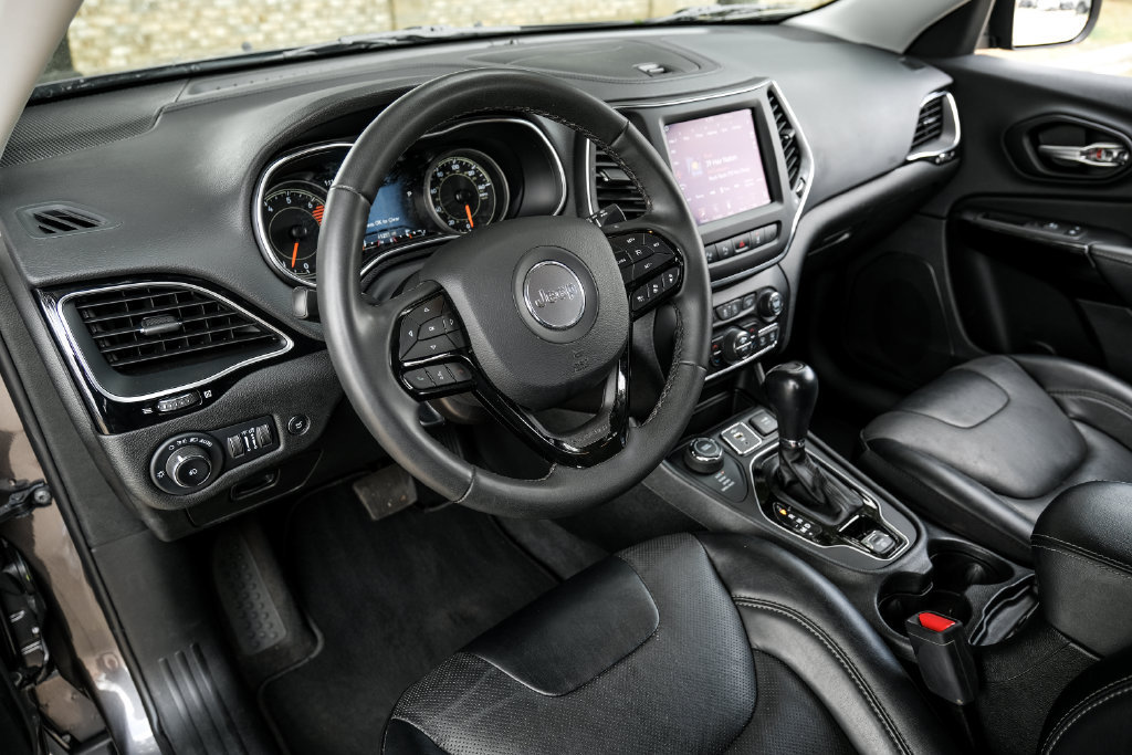 Used 2023 Jeep Cherokee Altitude Lux AWD/4WD image 25