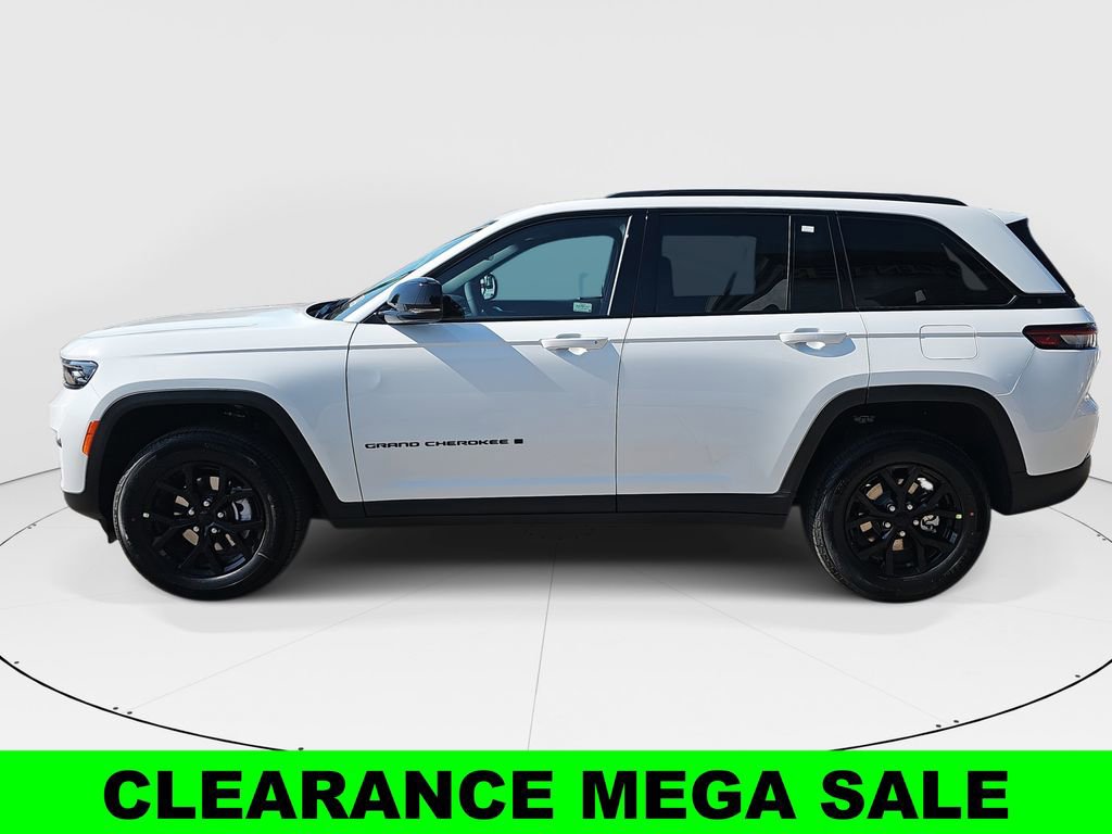 New 2025 Jeep Grand Cherokee Altitude image 6