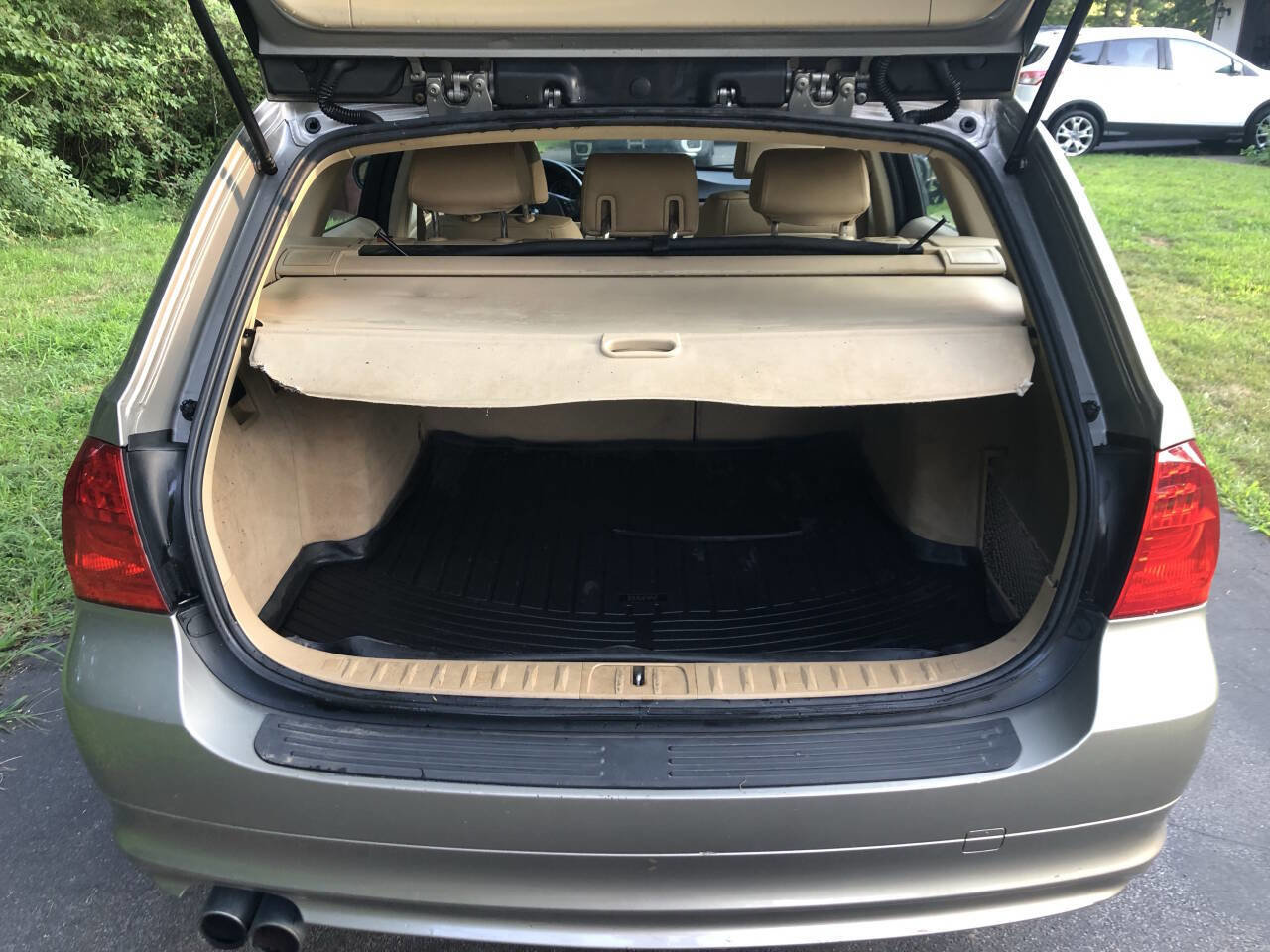 Used 2012 BMW 328i xDrive Wagon image 6