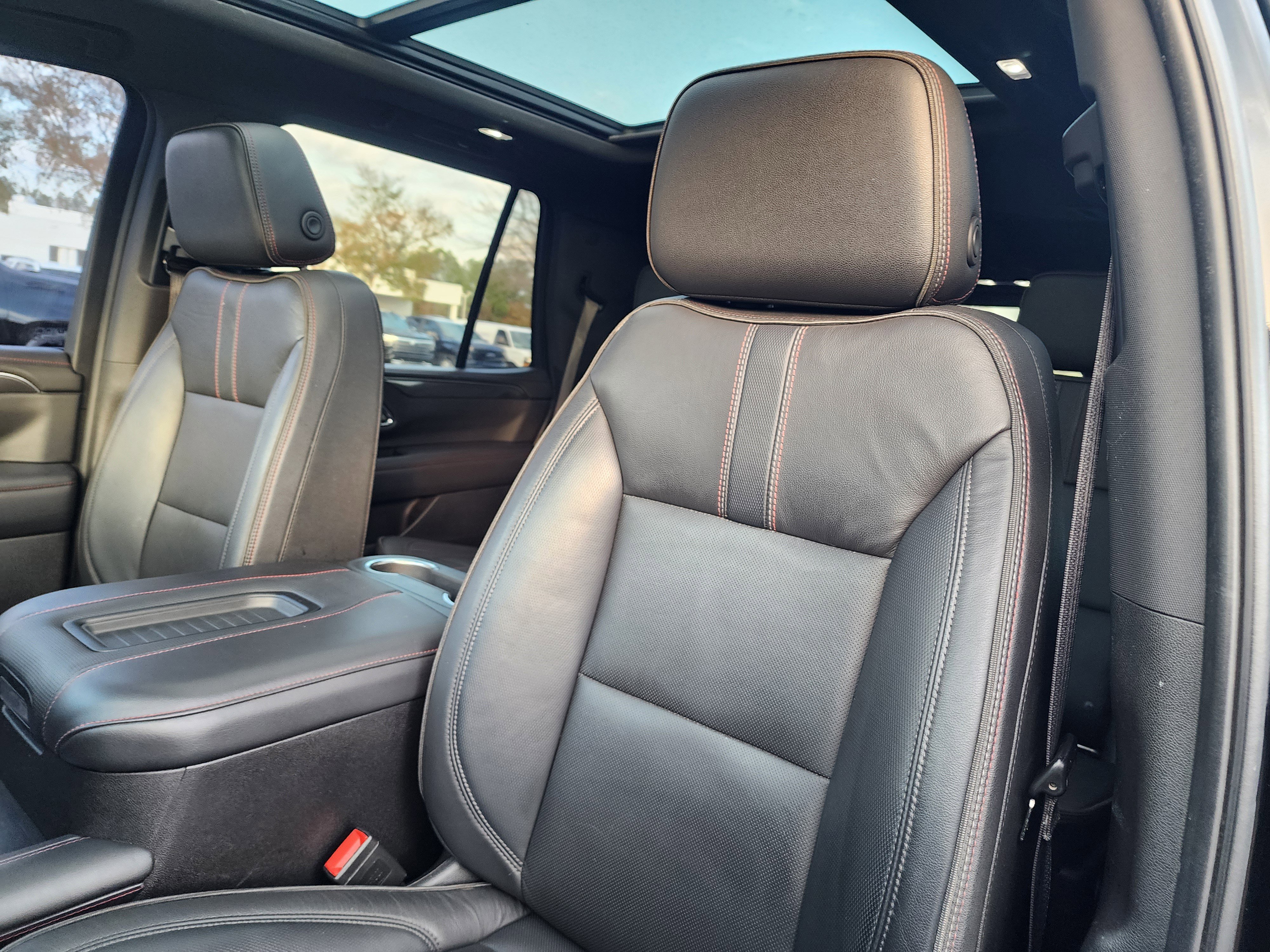 Used 2021 Chevrolet Tahoe RST w/ Luxury Package image 23