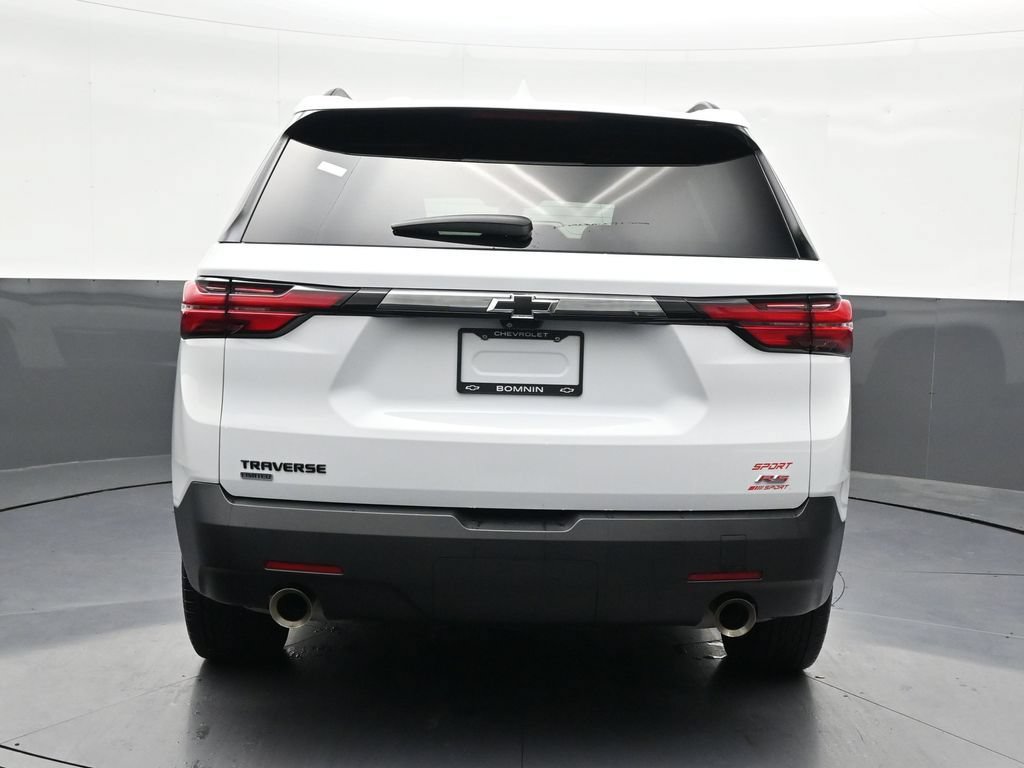 Used 2024 Chevrolet Traverse RS FWD image 4