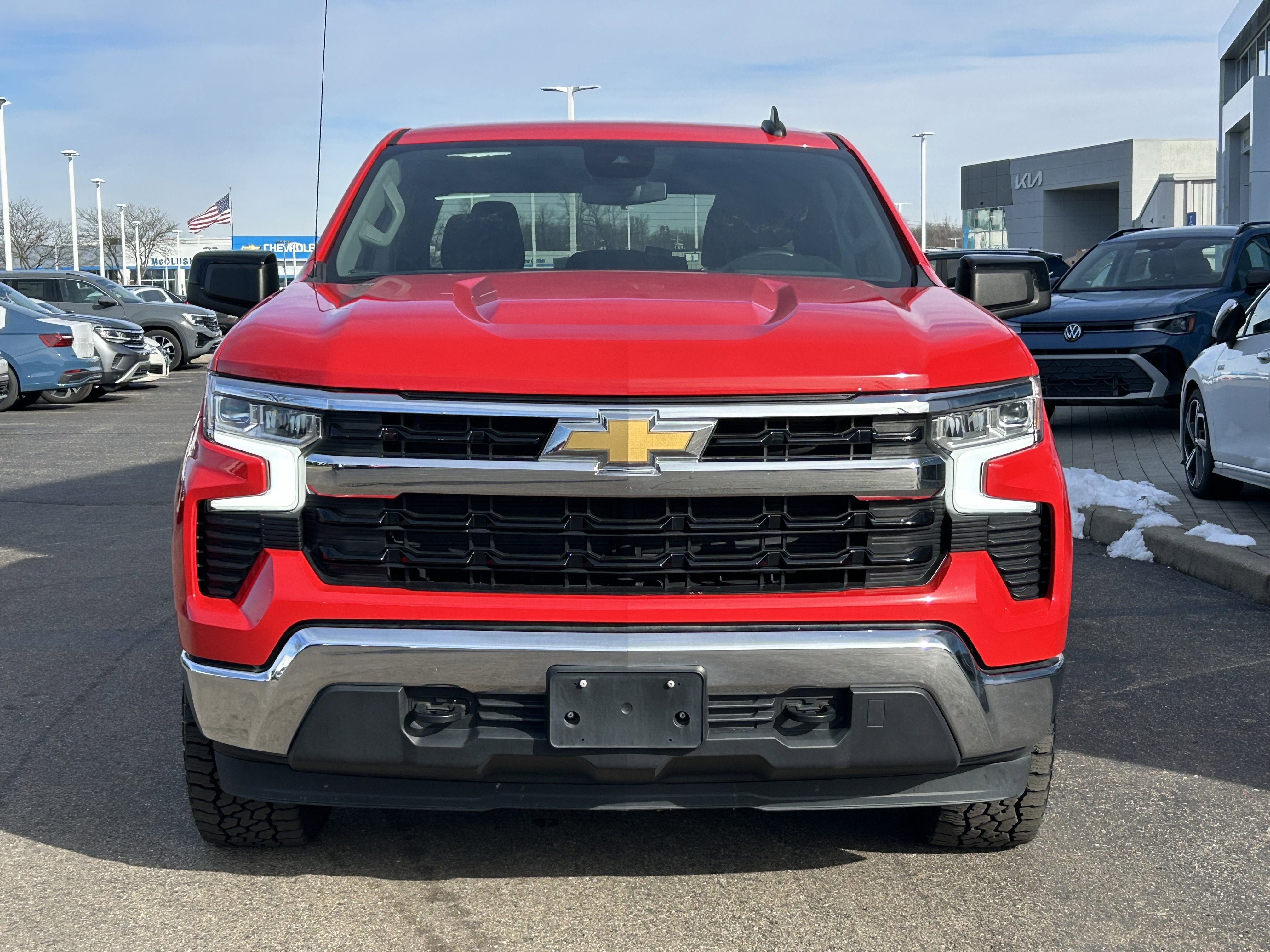 Used 2022 Chevrolet Silverado 1500 LT image 2