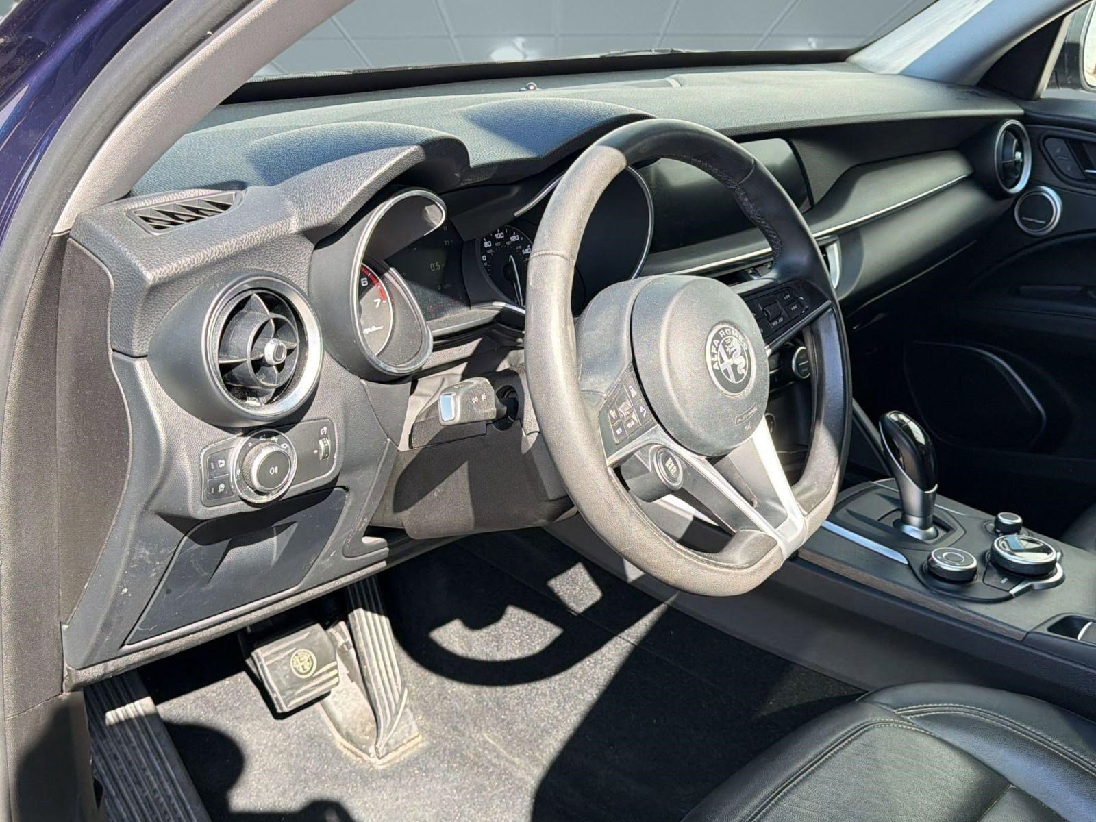 Used 2018 Alfa Romeo Stelvio Ti image 4