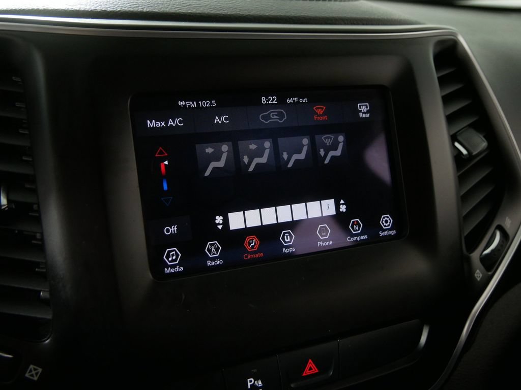Used 2020 Jeep Cherokee Latitude Plus AWD/4WD image 28