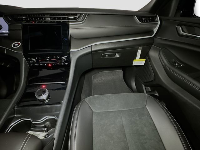 New 2025 Jeep Grand Cherokee L Altitude image 26