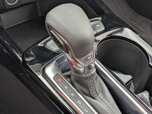 Used 2025 Chevrolet Trax LT w/ LT Convenience Package image 12