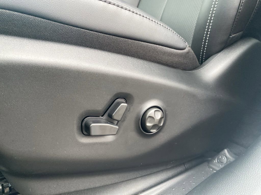 New 2026 Chrysler Voyager LX image 24