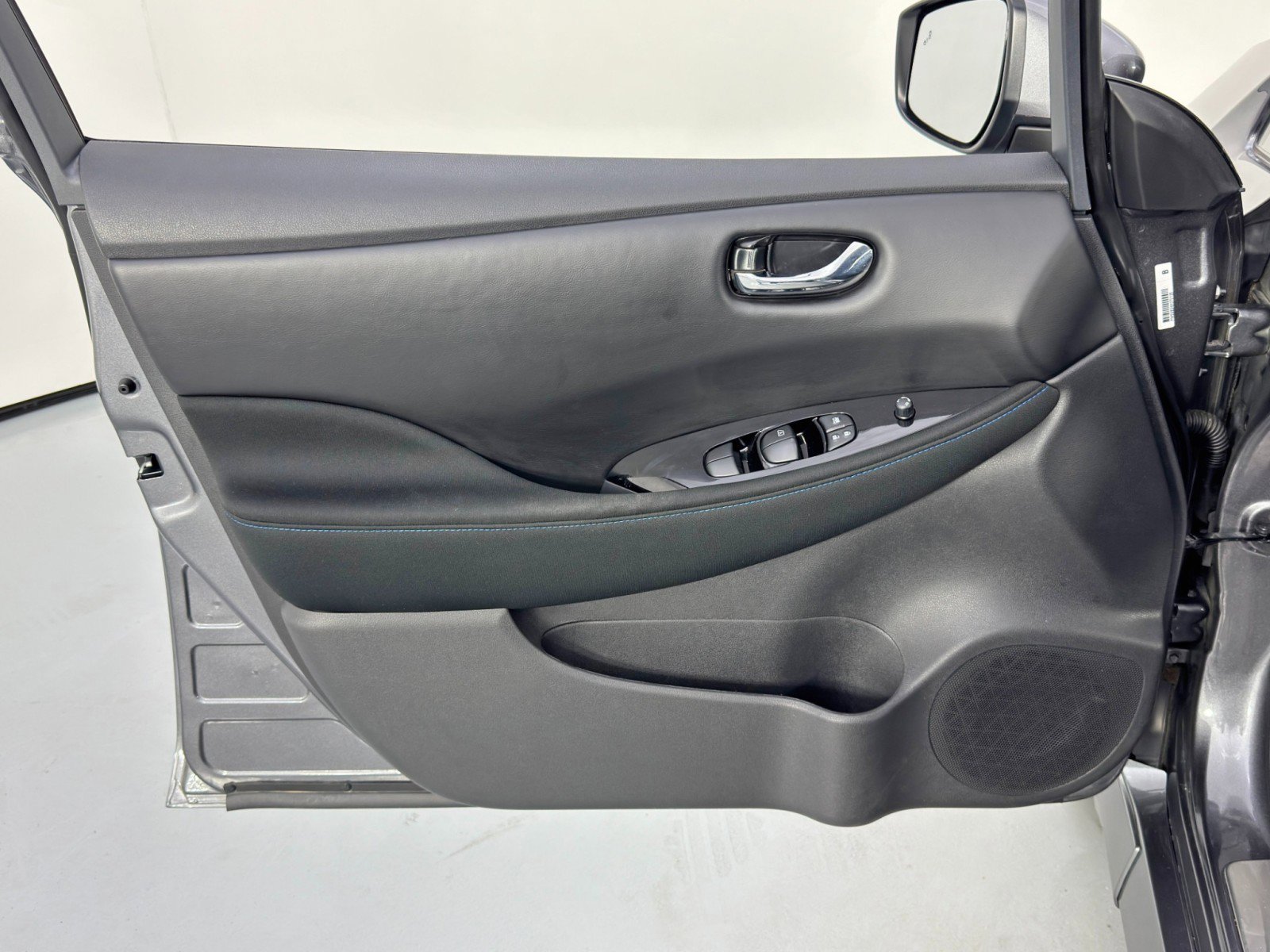 Used 2025 Nissan Leaf SV Plus image 36