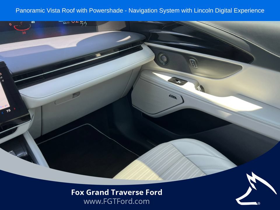 Used 2026 Lincoln Nautilus Reserve AWD/4WD image 30