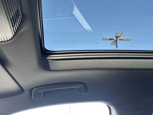 New 2026 Volkswagen Tiguan SE R-Line image 14