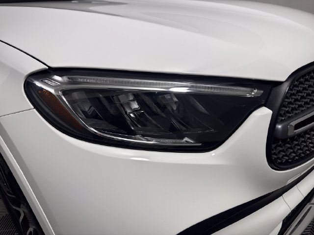 Used 2026 Mercedes-Benz GLC 300 4MATIC image 12