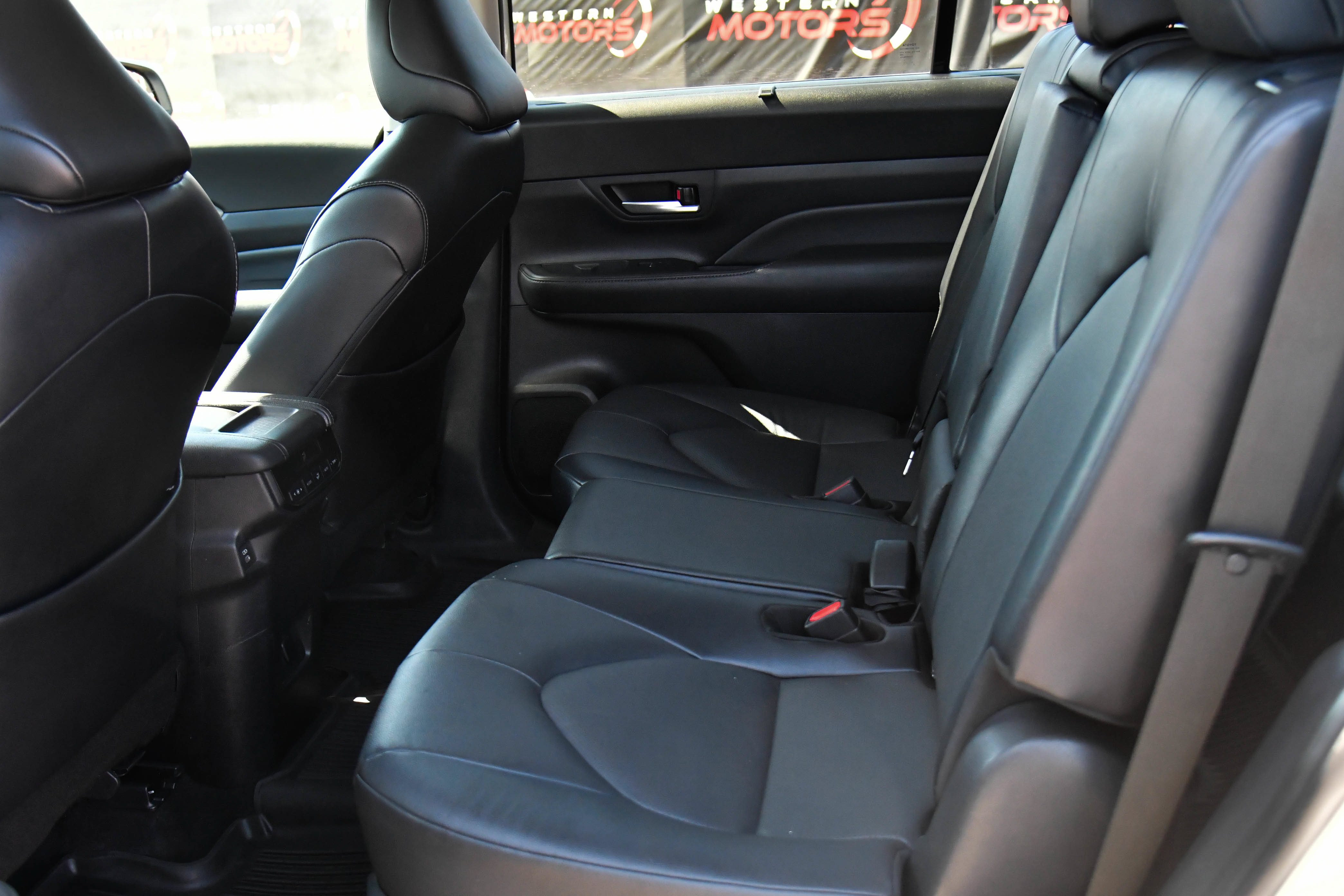 Used 2024 Toyota Grand Highlander FWD image 39