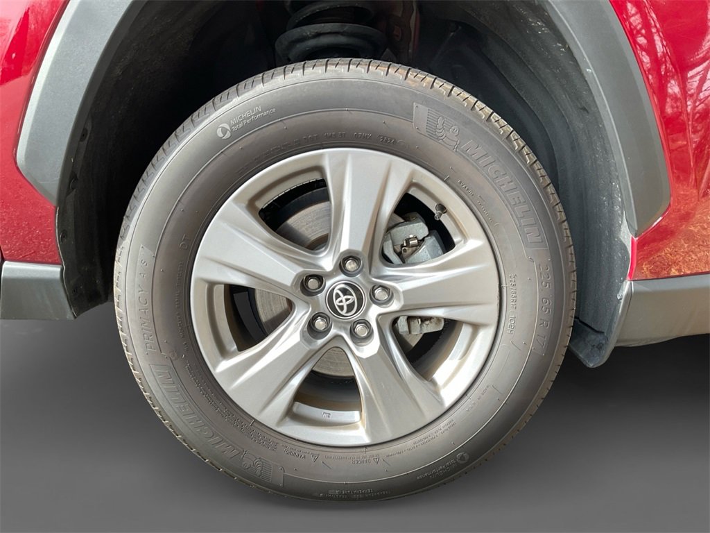 Used 2024 Toyota RAV4 XLE image 16