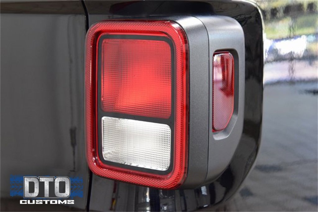 Used 2023 Jeep Gladiator Mojave w/ Trailer Tow Package image 17