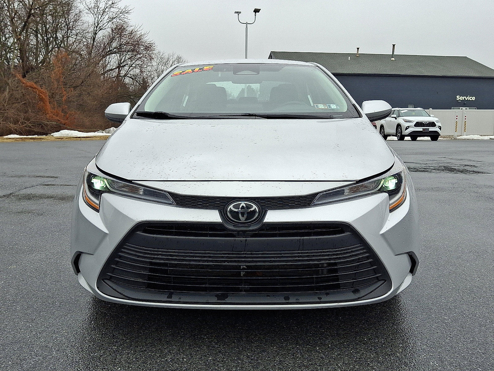 Used 2024 Toyota Corolla LE image 2