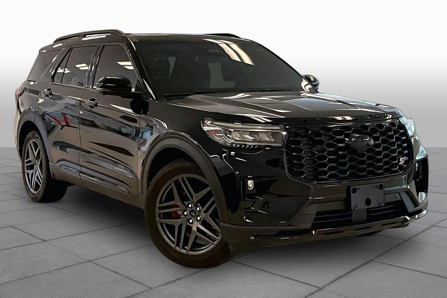 Used 2025 Ford Explorer ST AWD/4WD image 2