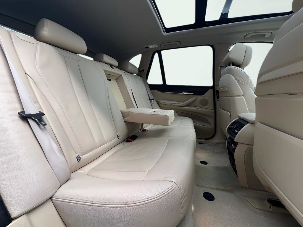 Used 2015 BMW X5 xDrive35d image 26