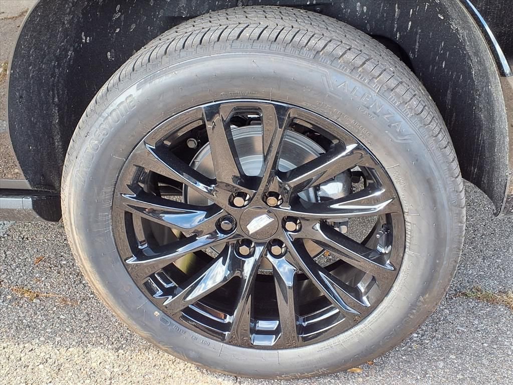 New 2026 Cadillac Escalade ESV Luxury w/ LPO, Floor Liner Package image 7