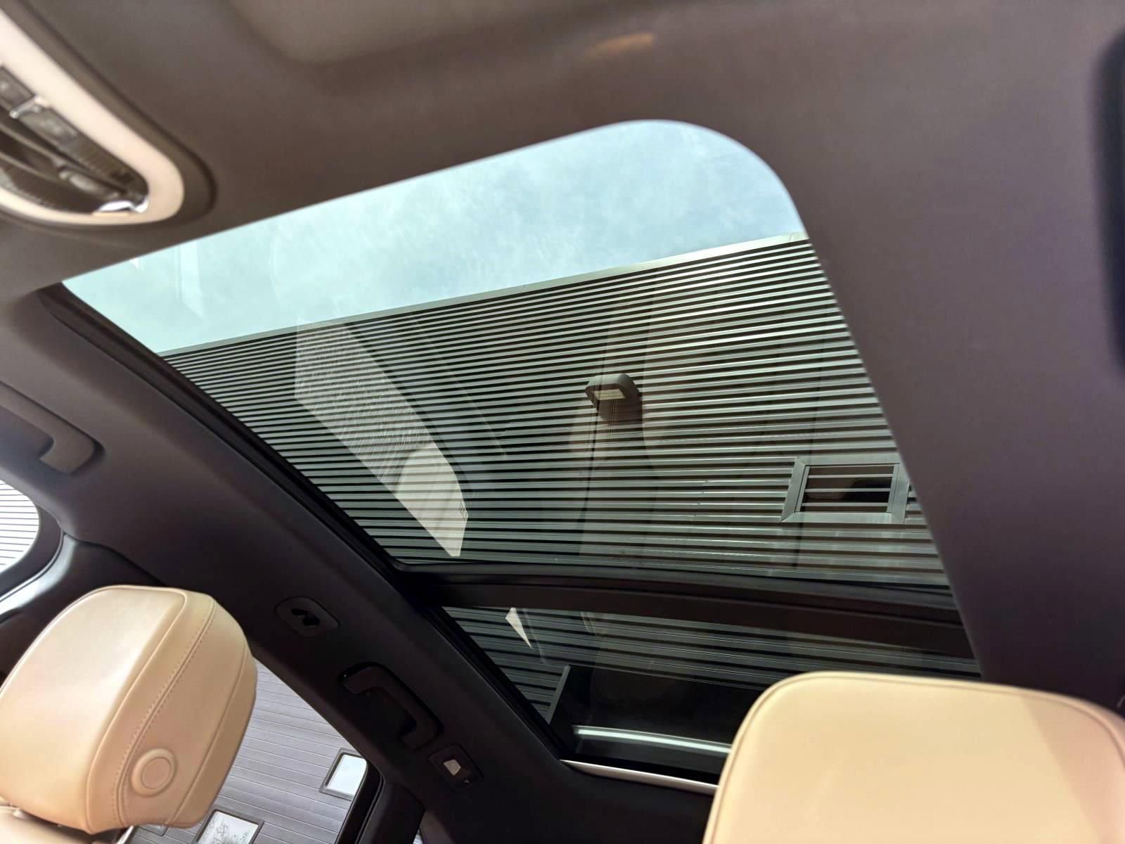 Used 2025 Porsche Macan image 39