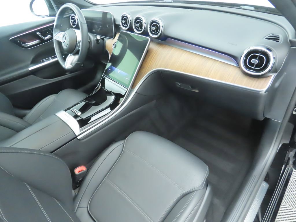 Used 2025 Mercedes-Benz C 300 4MATIC Sedan image 17