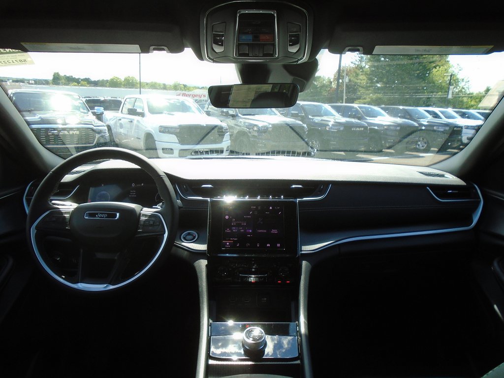 New 2025 Jeep Grand Cherokee L Altitude AWD/4WD image 12
