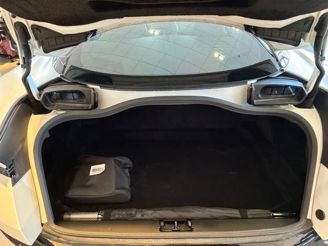 Used 2023 Aston Martin DB11 Coupe image 21