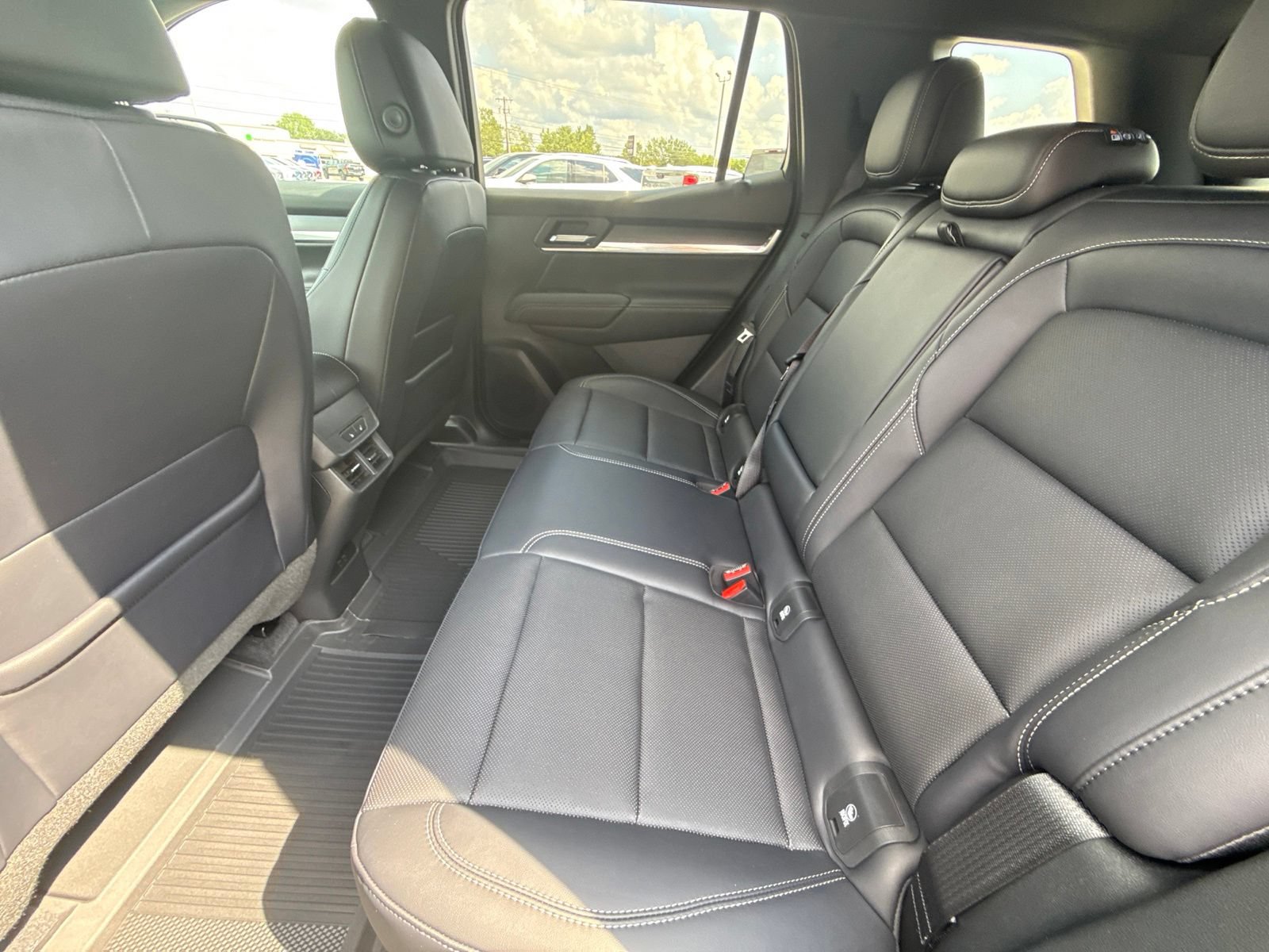 New 2027 GMC Terrain Elevation w/ Elevation Premium Package AWD/4WD image 20