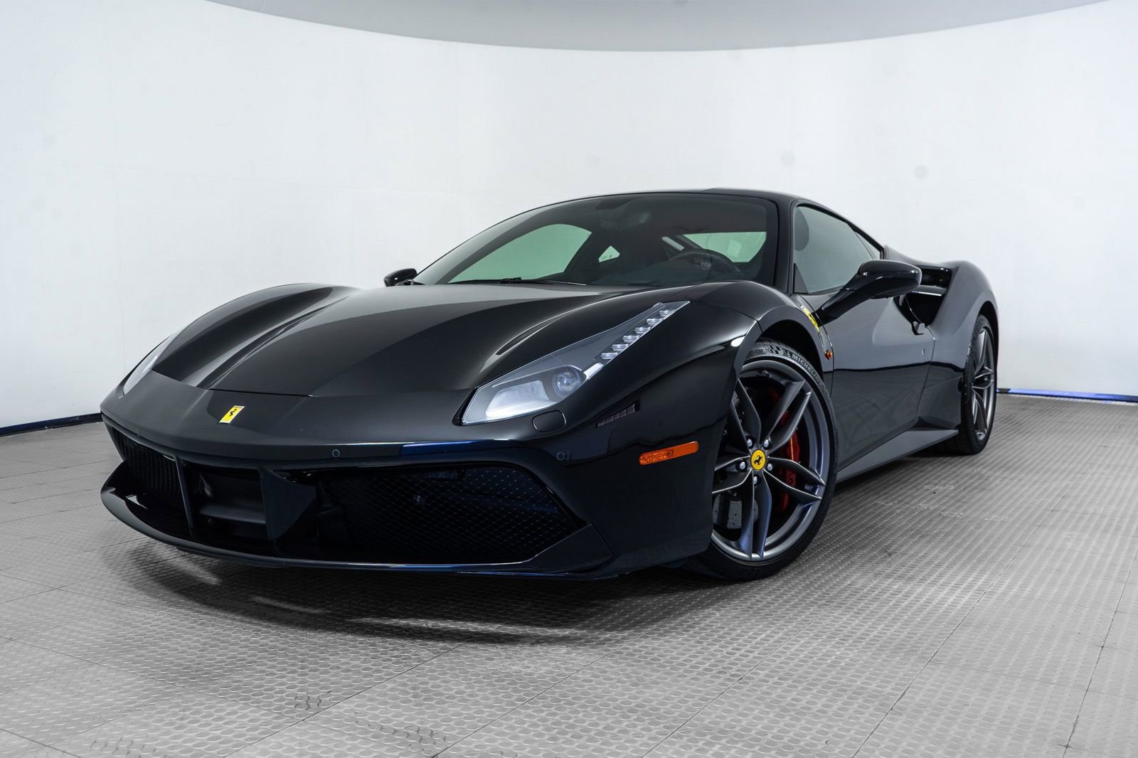 Certified 2019 Ferrari 488 GTB RWD image 1