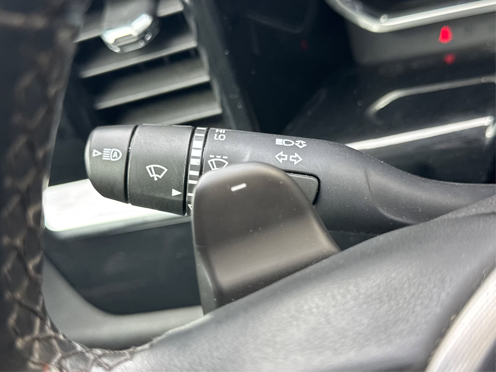 Used 2024 GMC Sierra 1500 Elevation w/ Preferred Package image 32