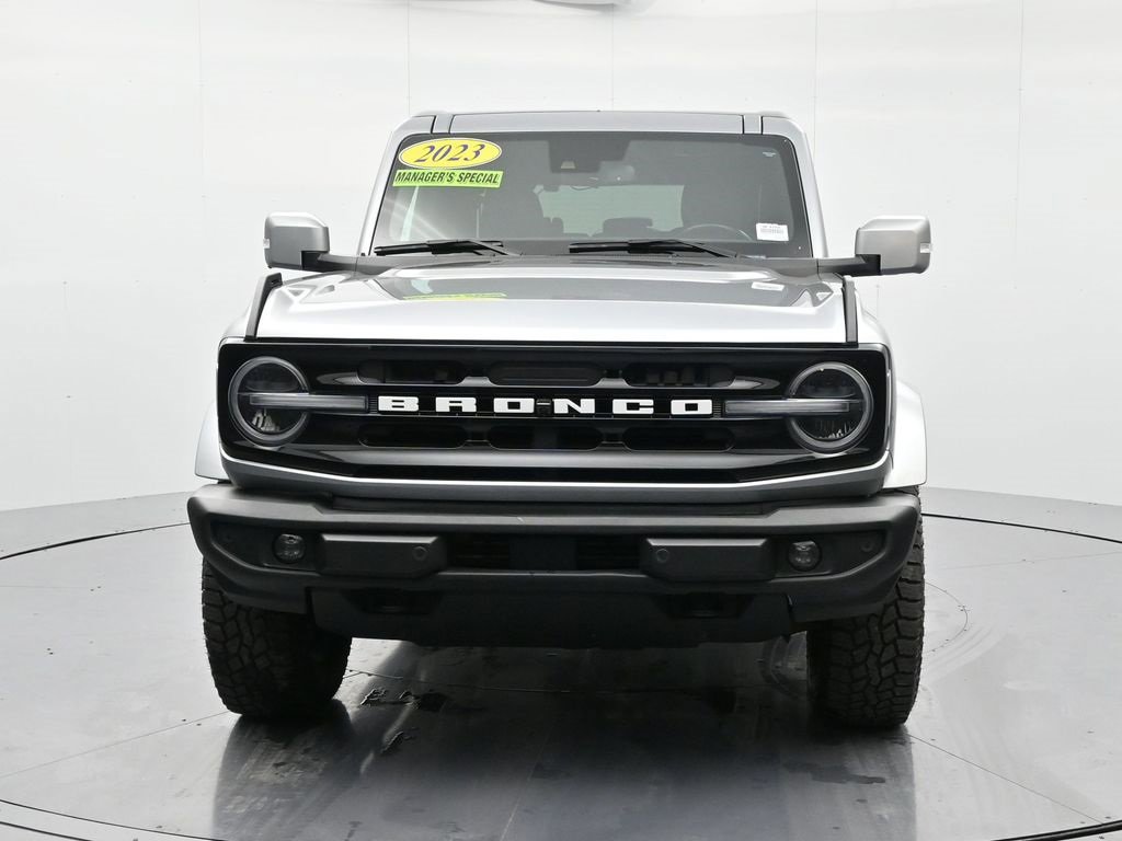 Used 2023 Ford Bronco Outer Banks image 2