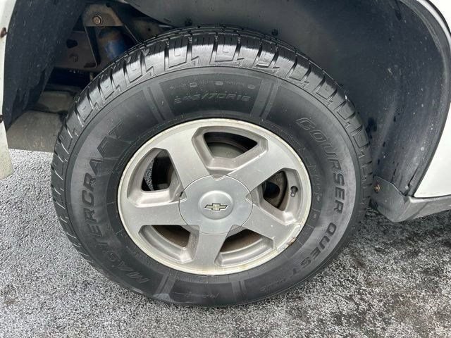 Used 2004 Chevrolet TrailBlazer LS w/ LS Preferred Equipment Group AWD/4WD image 36