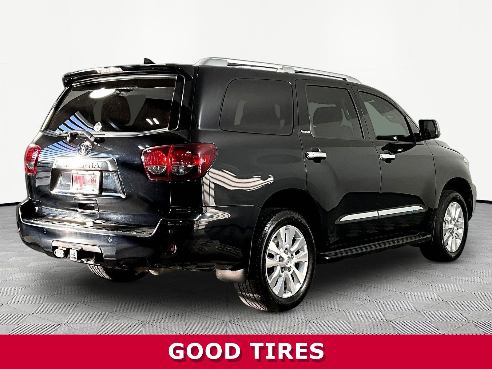 Used 2020 Toyota Sequoia Platinum w/ Preferred Accessory Package AWD/4WD image 6