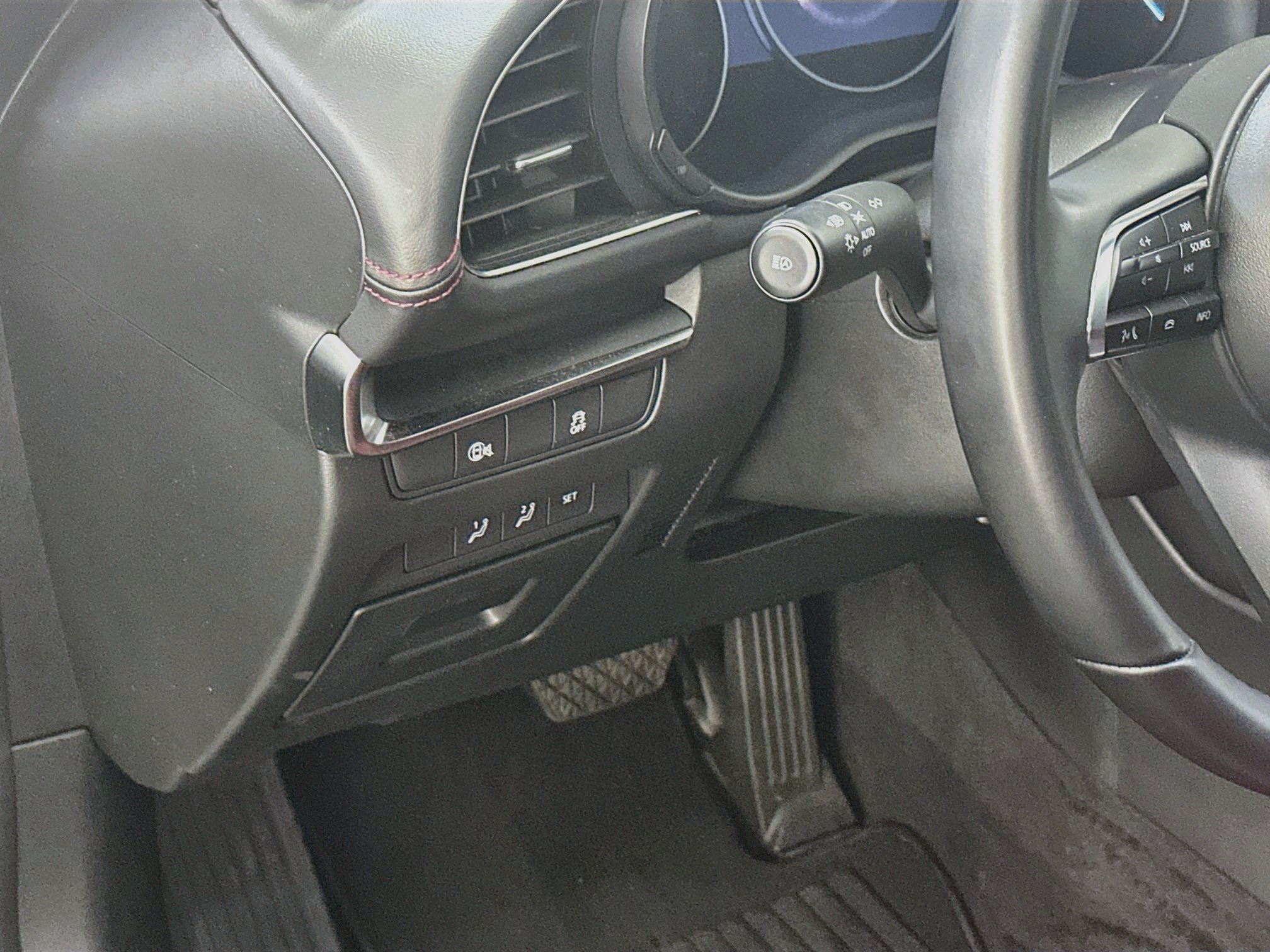 Used 2026 MAZDA MAZDA3 Carbon AWD/4WD image 17