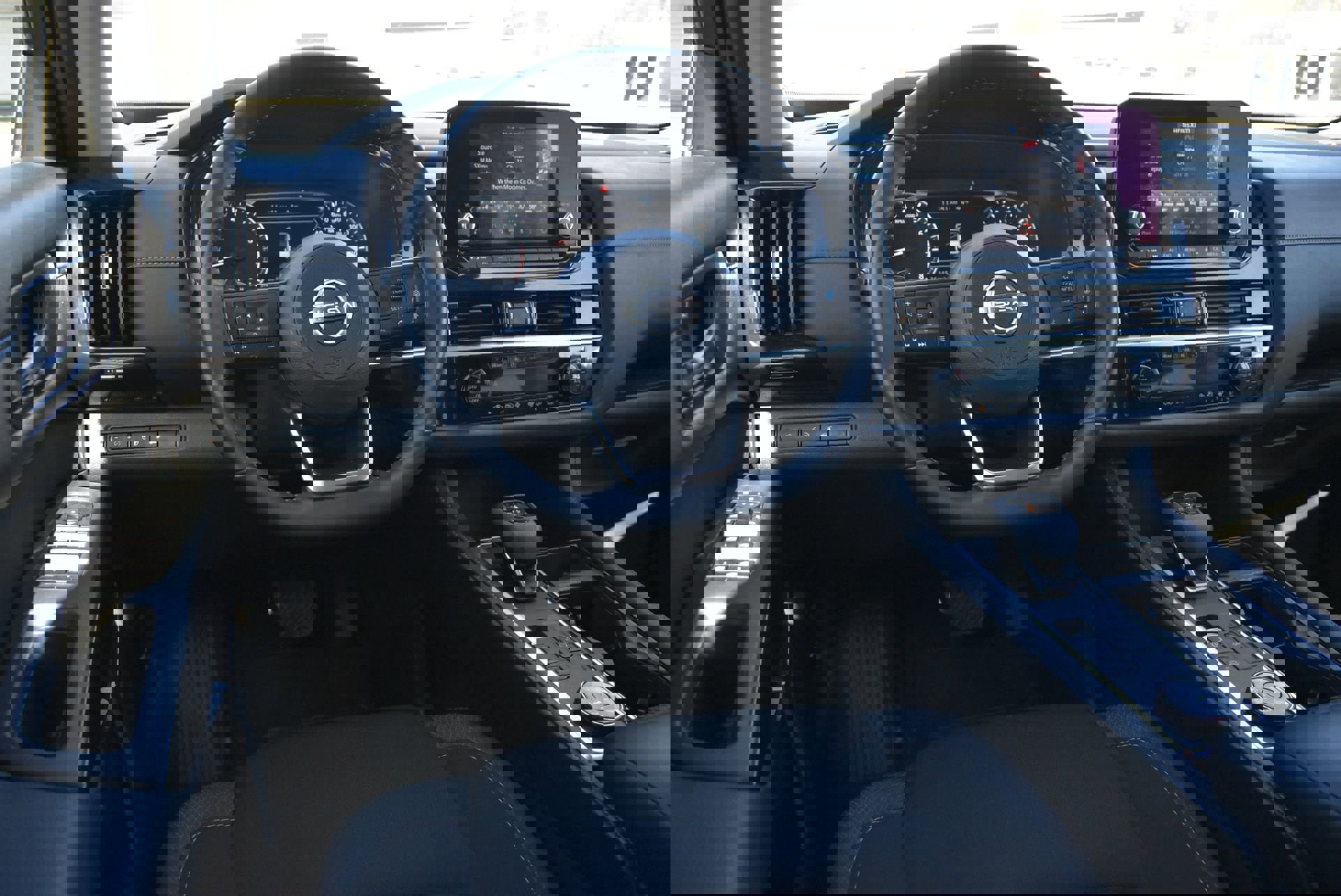 Used 2025 Nissan Pathfinder SV AWD/4WD image 19