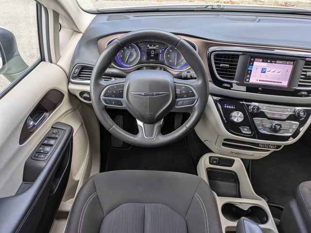 Used 2023 Chrysler Voyager LX image 21