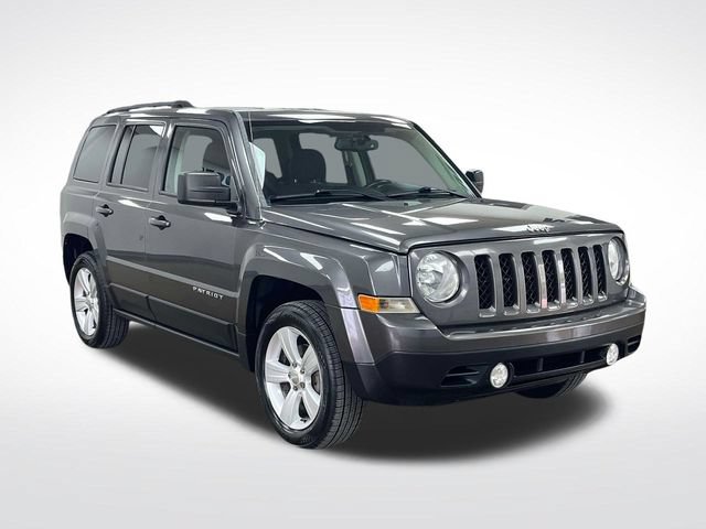 Used 2016 Jeep Patriot Latitude FWD image 3