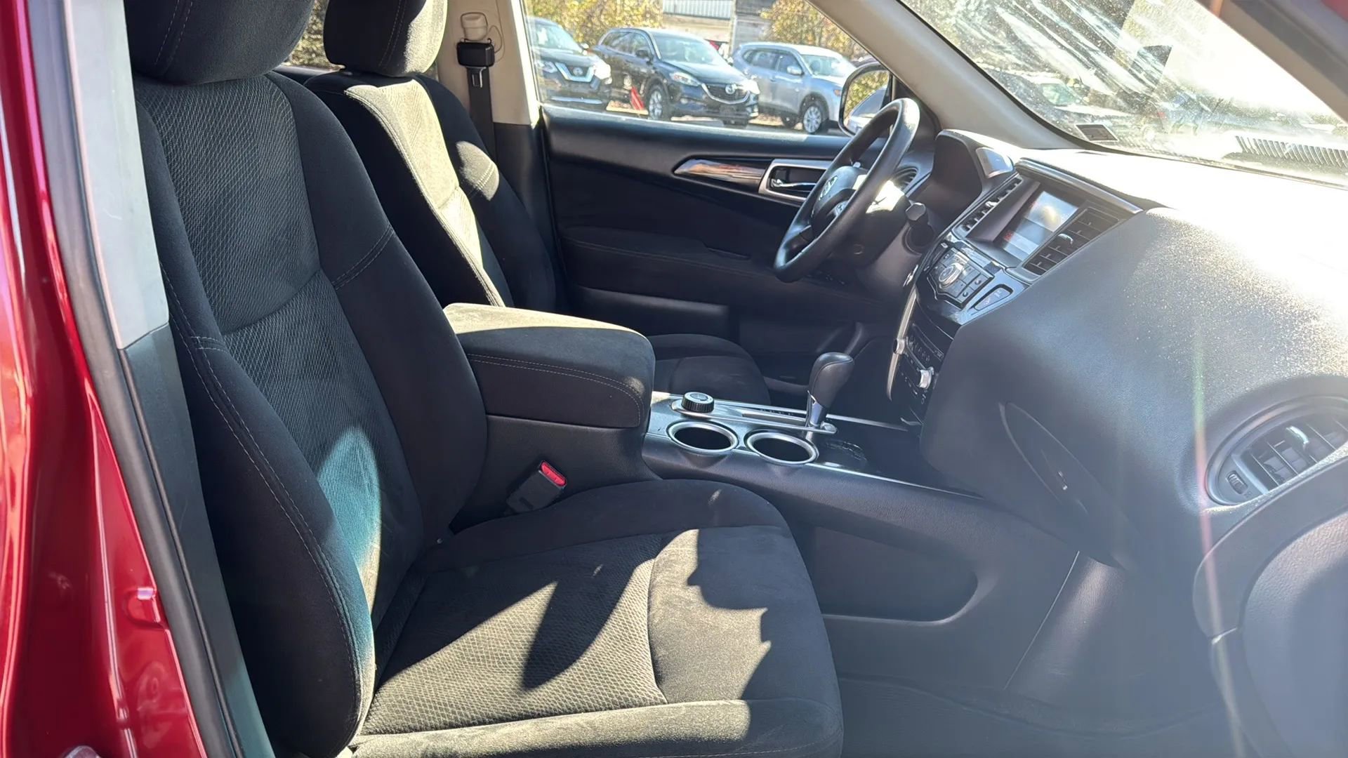 Used 2014 Nissan Pathfinder S image 12