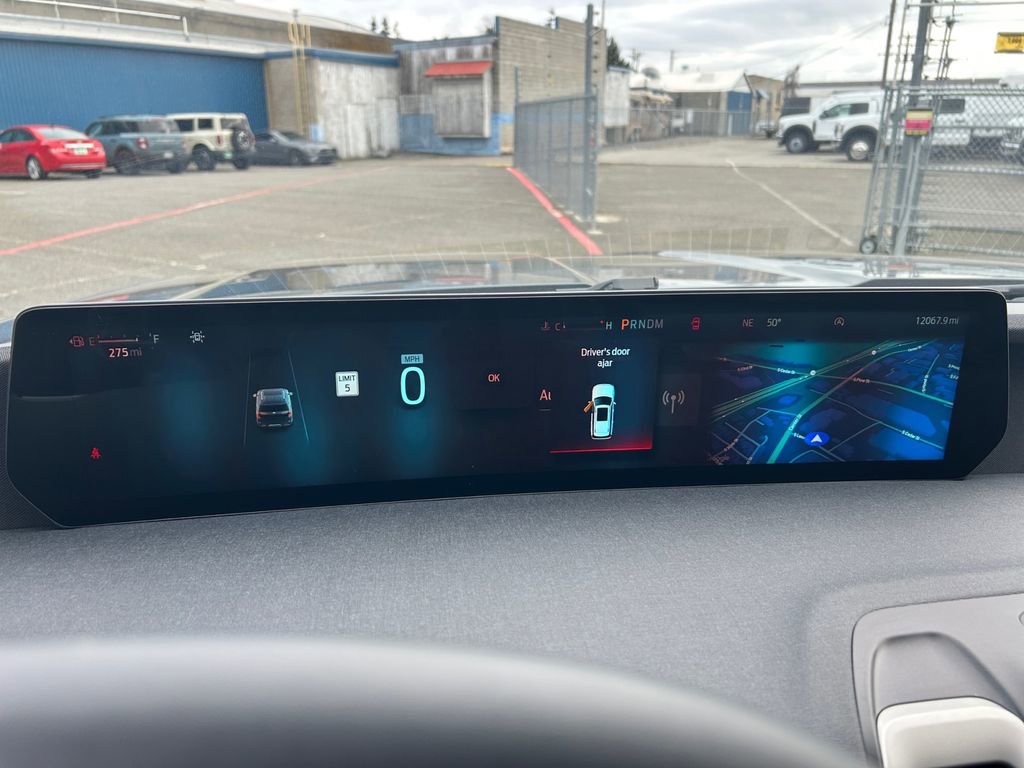 Used 2025 Ford Expedition Active image 16