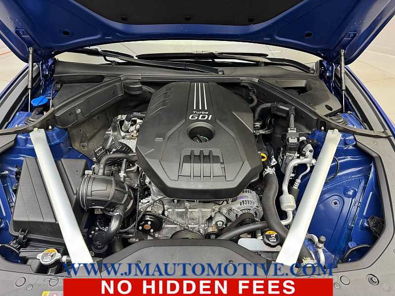 Used 2022 Genesis G70 2.0T w/ Prestige Package image 10