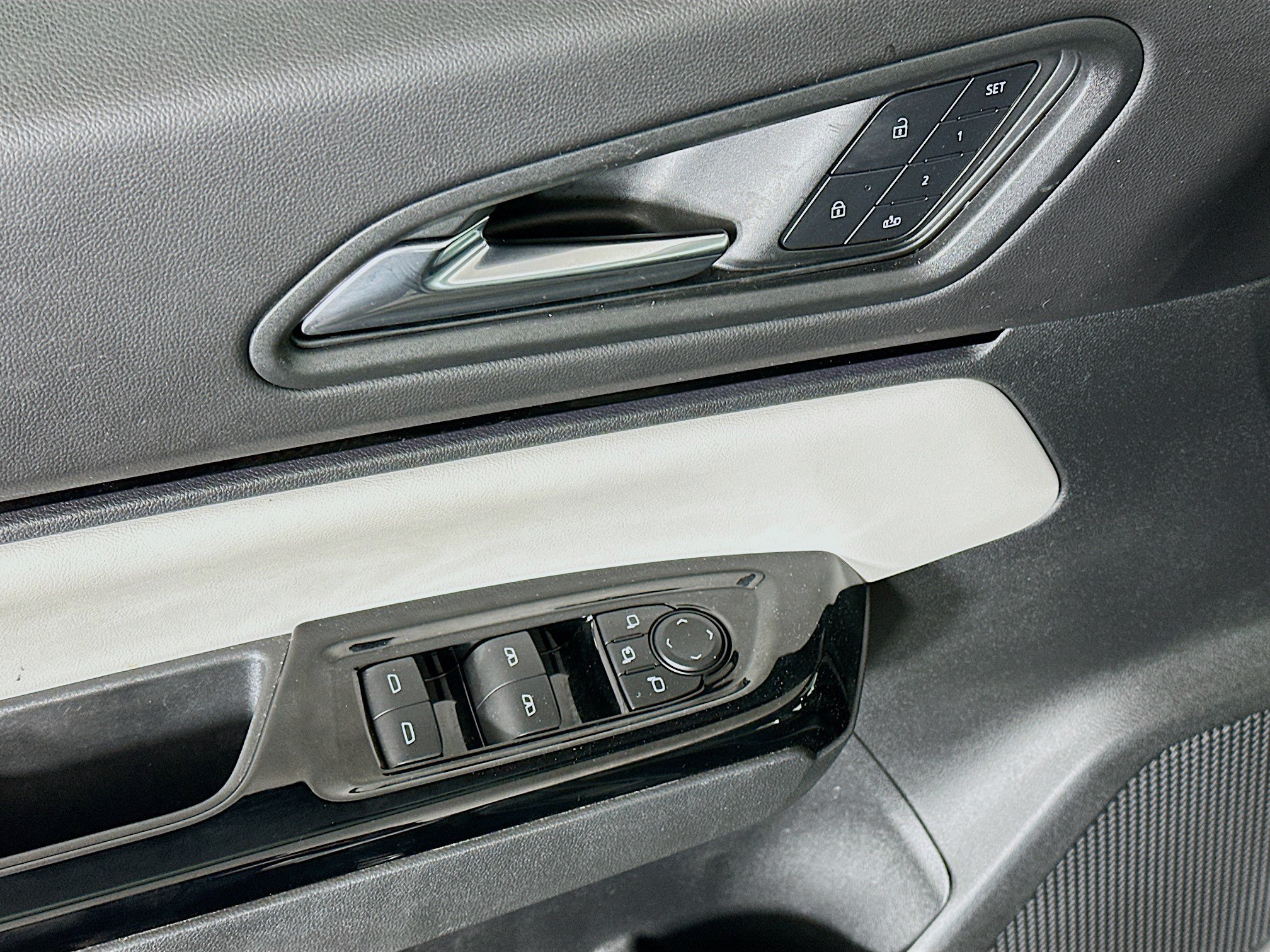 Used 2025 Honda Prologue Elite image 15