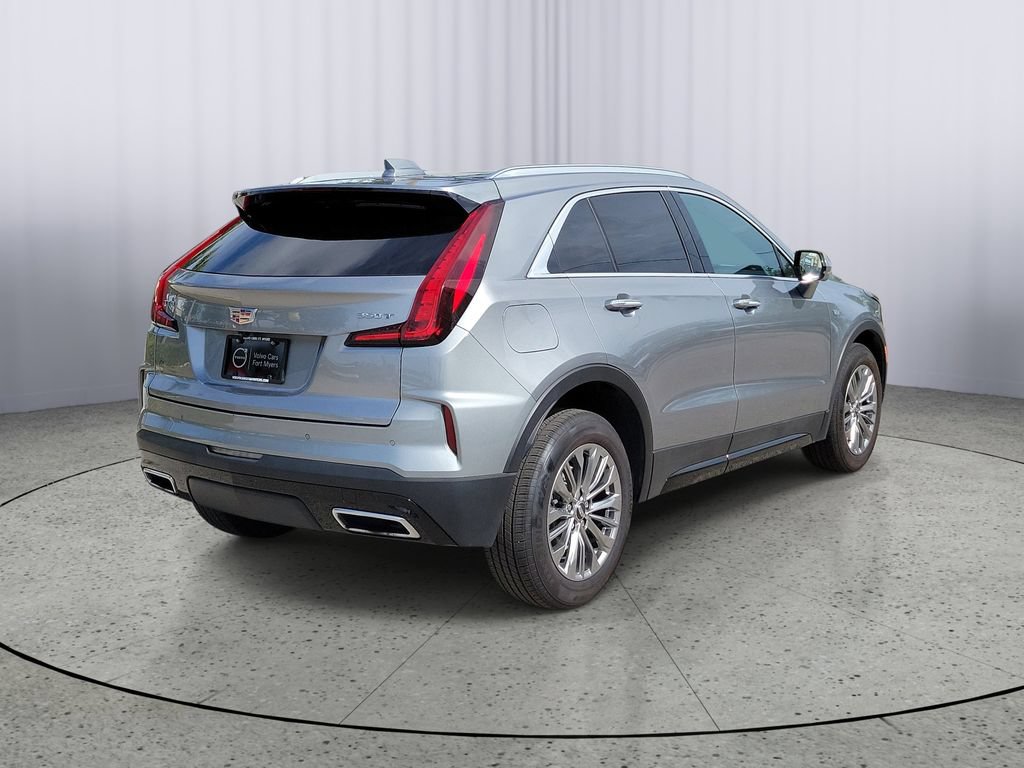 Used 2025 Cadillac XT4 Premium Luxury FWD image 4